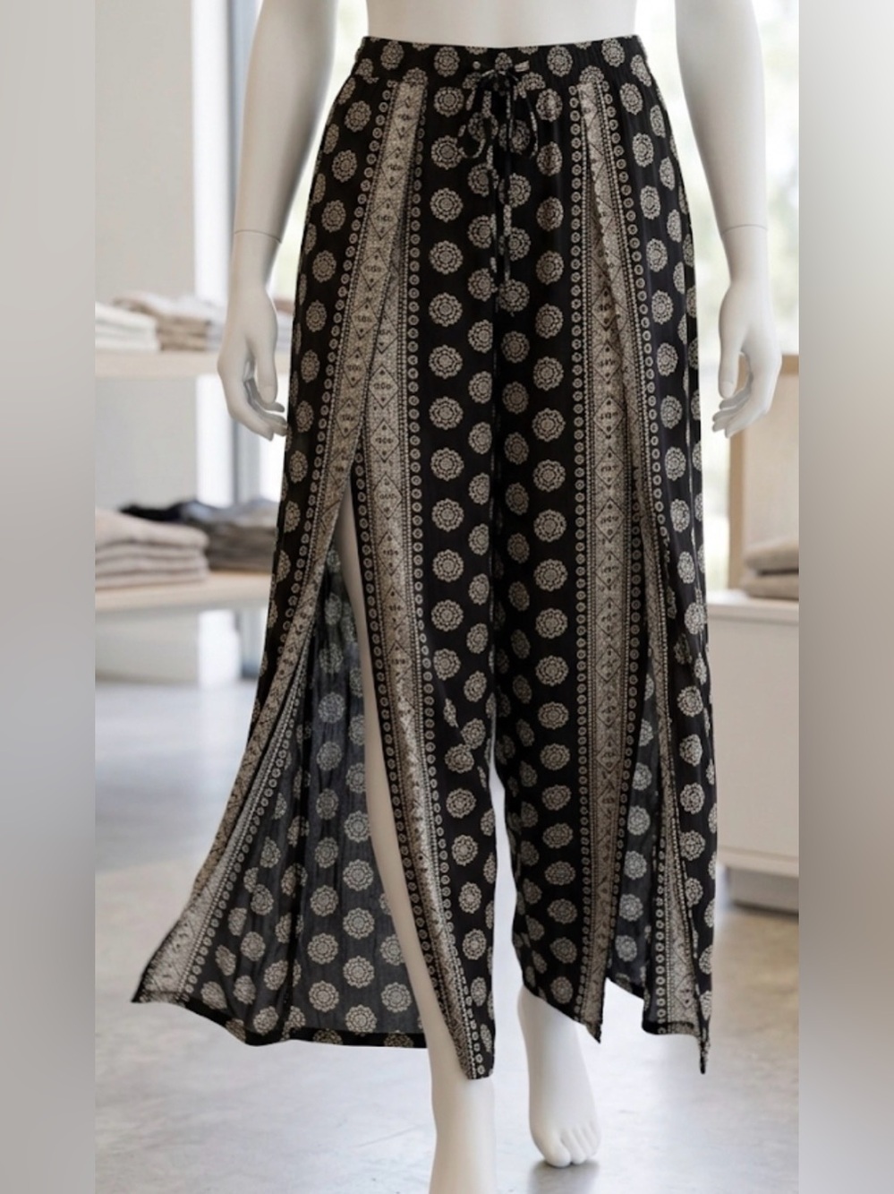 Boho Split Leg Palazzo Bohemian Pants Size 18 Black White Medallion Open Slit